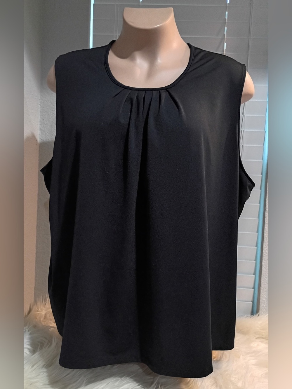 Maggie Barnes 5X Sleeveless Top